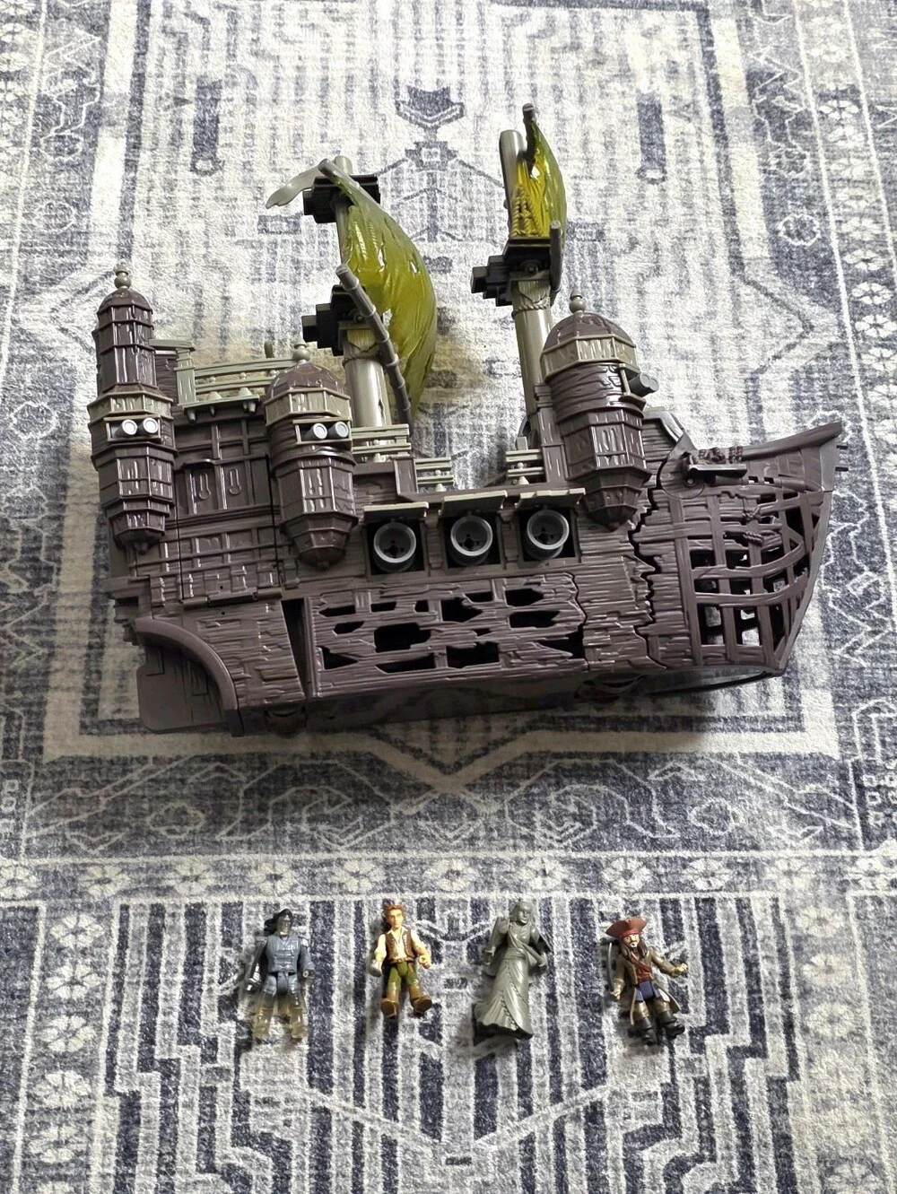 Pirates of Caribbean Dead Men Tell No Tales Silent Mary Ghost Ship With Figures
